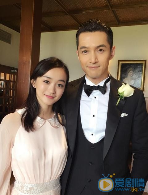 何泓姗参加婚礼照 何泓姗高清写真_何泓姗高清剧照
