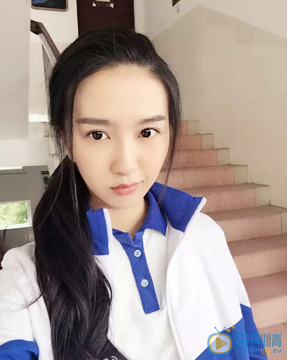 许龄月学生制服 许龄月高清写真_许龄月高清剧照