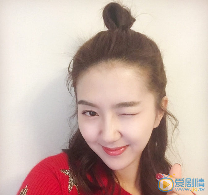 许龄月卖萌照 许龄月高清写真_许龄月高清剧照