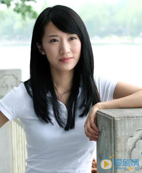 李念《夏研的秋天》剧照 李念高清写真_李念高清剧照