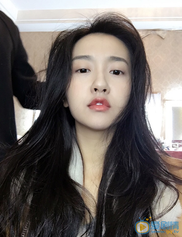 许龄月卖萌照 许龄月高清写真_许龄月高清剧照