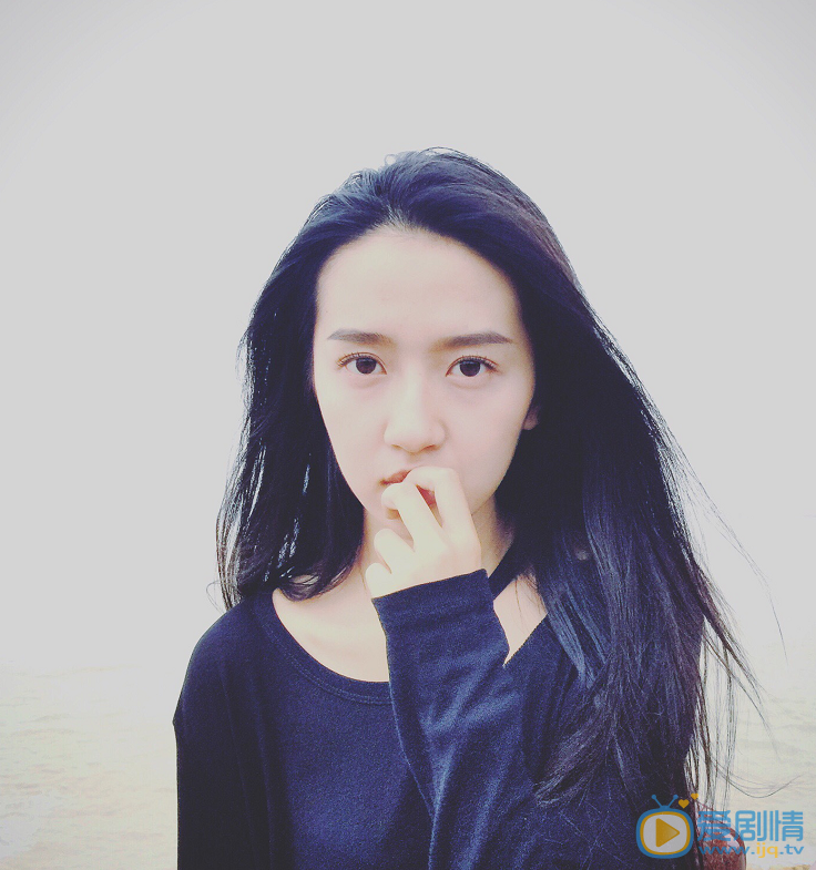 许龄月卖萌照 许龄月高清写真_许龄月高清剧照