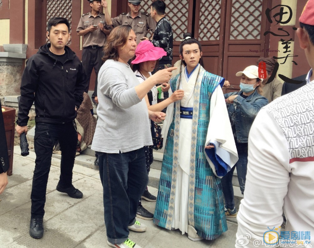 思美人将播 小屈原易烊千玺幕后拍摄花絮照曝光