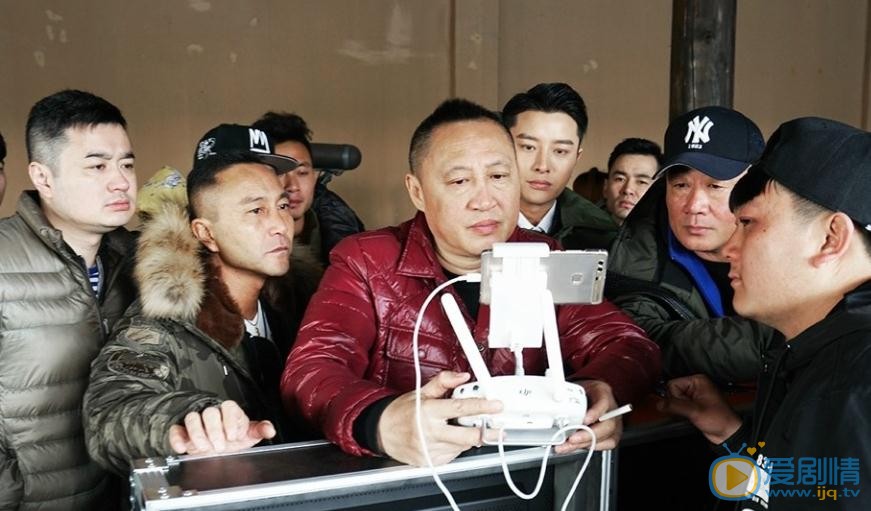 兵临旗下片场照