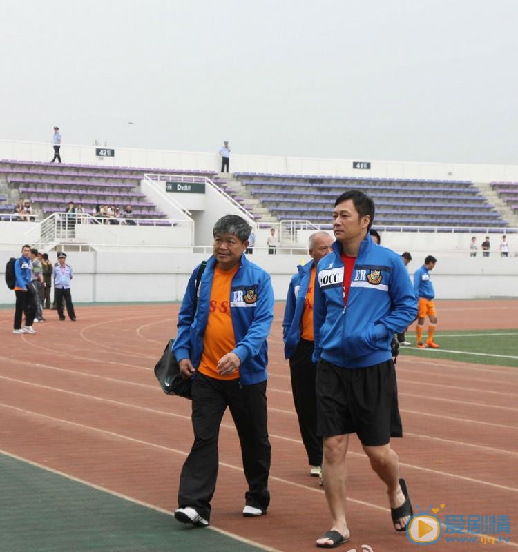 张兆辉足球运动照 张兆辉高清写真_张兆辉高清剧照