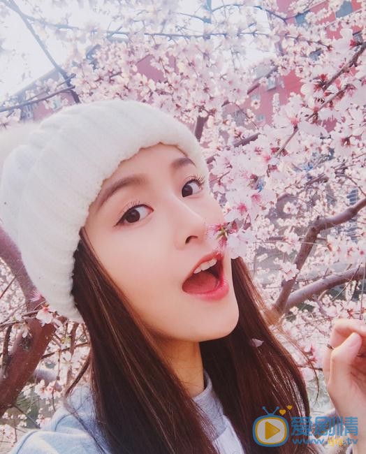 文咏珊街拍写真 文咏珊高清写真_文咏珊高清剧照