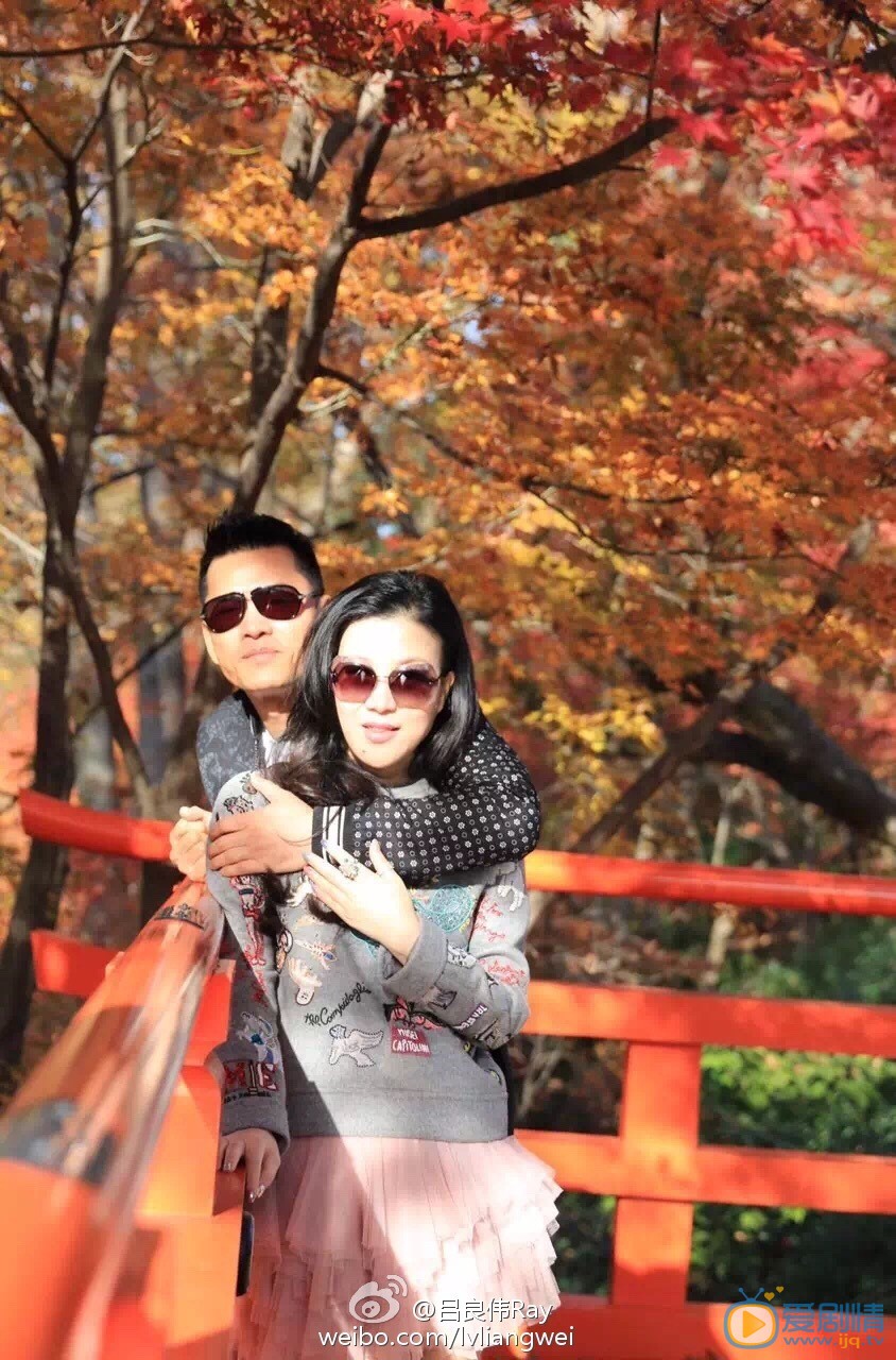 吕良伟吕良伟和妻子同框 吕良伟高清写真_吕良伟高清剧照