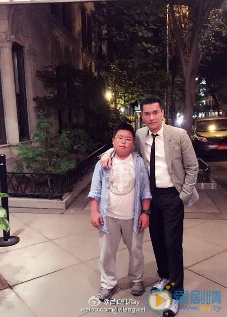 吕良伟全家福 吕良伟高清写真_吕良伟高清剧照
