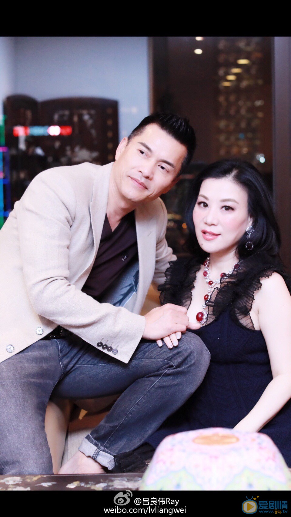 吕良伟吕良伟和妻子同框 吕良伟高清写真_吕良伟高清剧照