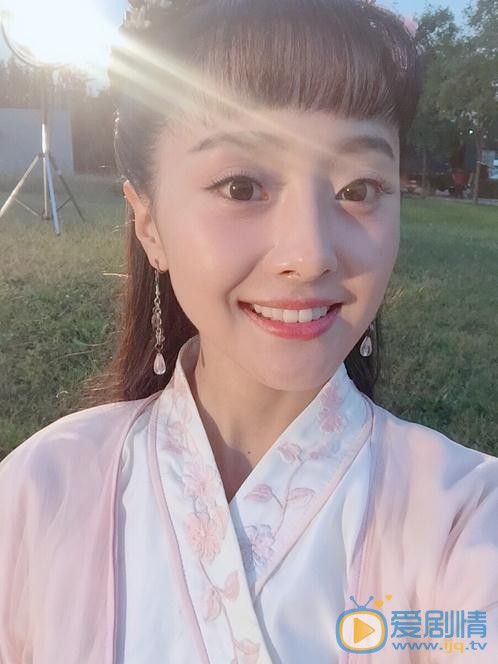 郭玮洁片场照 郭玮洁片场照
