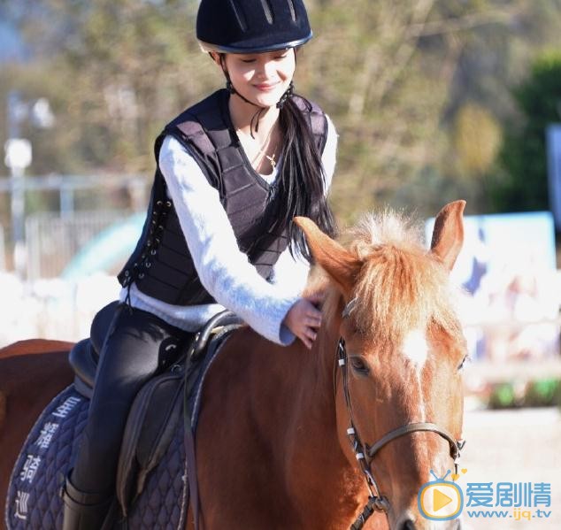 郭玮洁骑马写真 郭玮洁高清写真_郭玮洁高清剧照