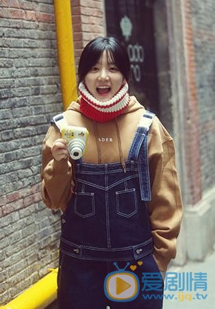 李侑菲生活照 李侑菲高清写真_李侑菲高清剧照