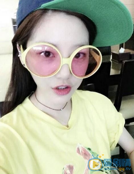 李侑菲生活照 李侑菲高清写真_李侑菲高清剧照