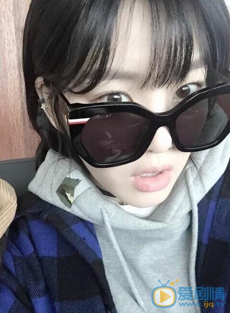 李侑菲生活照 李侑菲高清写真_李侑菲高清剧照