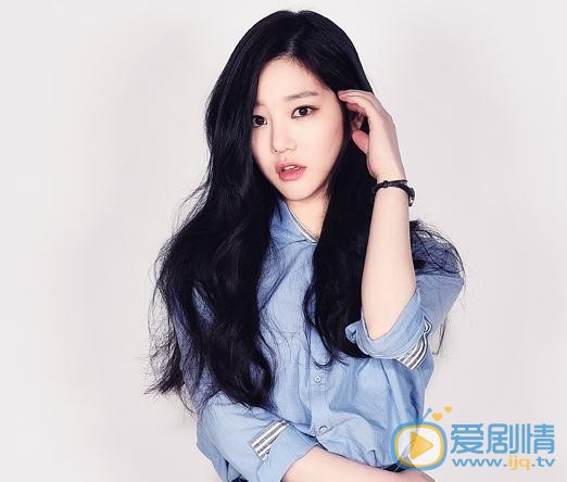 李侑菲新闻图 李侑菲高清写真_李侑菲高清剧照