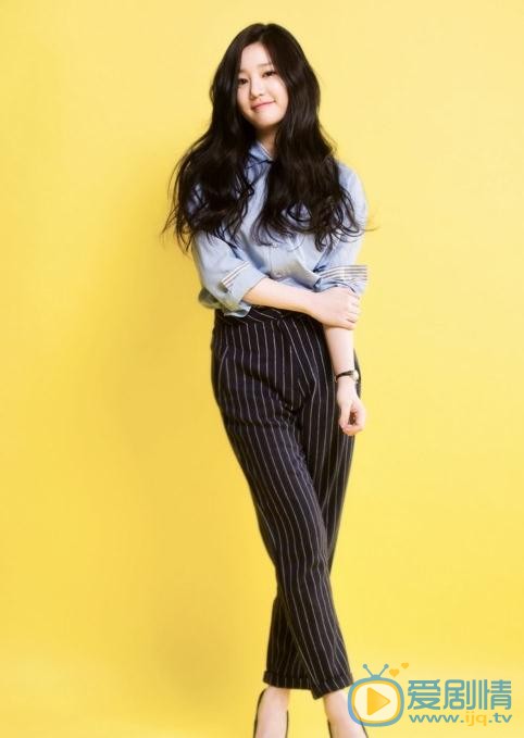 李侑菲新闻图 李侑菲高清写真_李侑菲高清剧照