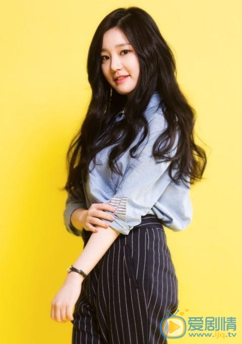 李侑菲新闻图 李侑菲高清写真_李侑菲高清剧照