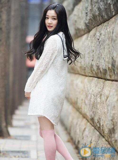 李侑菲新闻图 李侑菲高清写真_李侑菲高清剧照