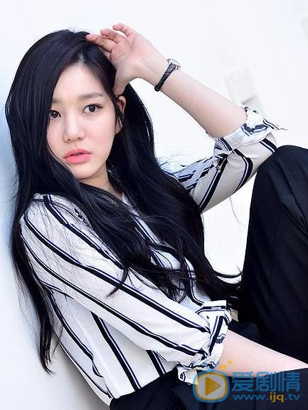 李侑菲新闻图 李侑菲高清写真_李侑菲高清剧照