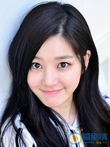 李侑菲新闻图 李侑菲高清写真_李侑菲高清剧照