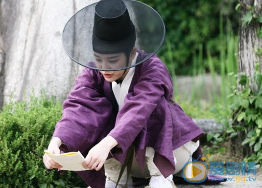 李侑菲《夜行书生》剧照 李侑菲高清写真_李侑菲高清剧照
