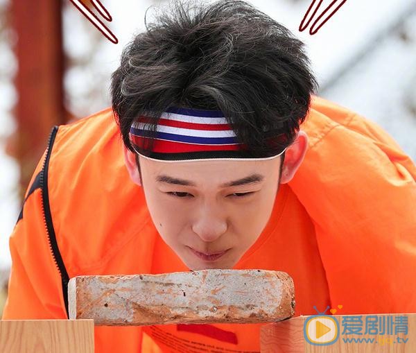 董子健《高能少年团》综艺照 董子健高清写真_董子健高清剧照