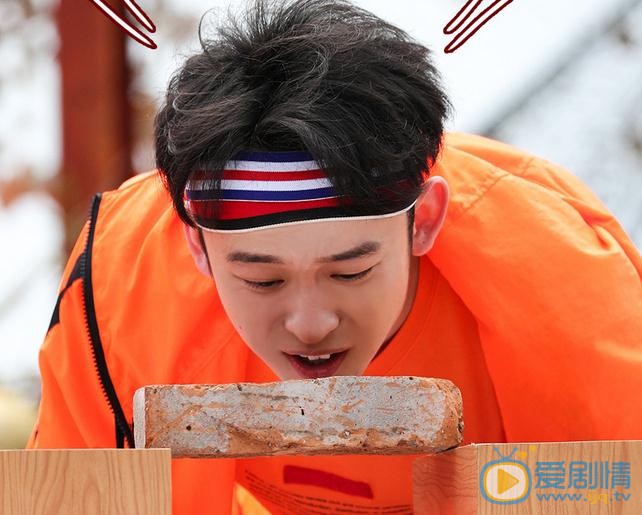 董子健《高能少年团》综艺照 董子健高清写真_董子健高清剧照
