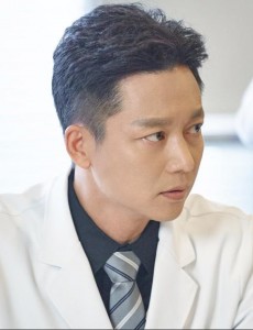 外科风云扬帆和楚珺是什么关系？扬帆为什么非常照顾楚珺？