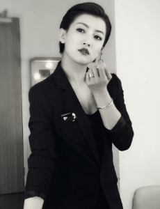 繁星四月小菲是谁演的？小菲扮演者卫莱个人资料生活写真照欣赏