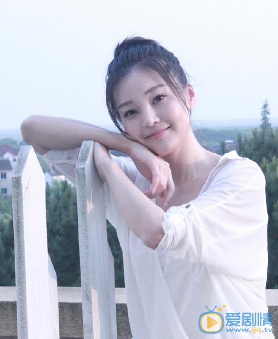 郭艳休闲街拍 郭艳高清写真_郭艳高清剧照