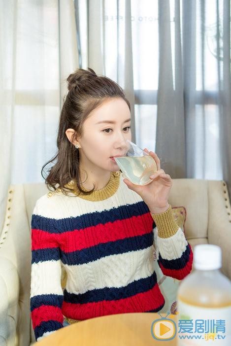 舒畅休闲写真 舒畅高清写真_舒畅高清剧照