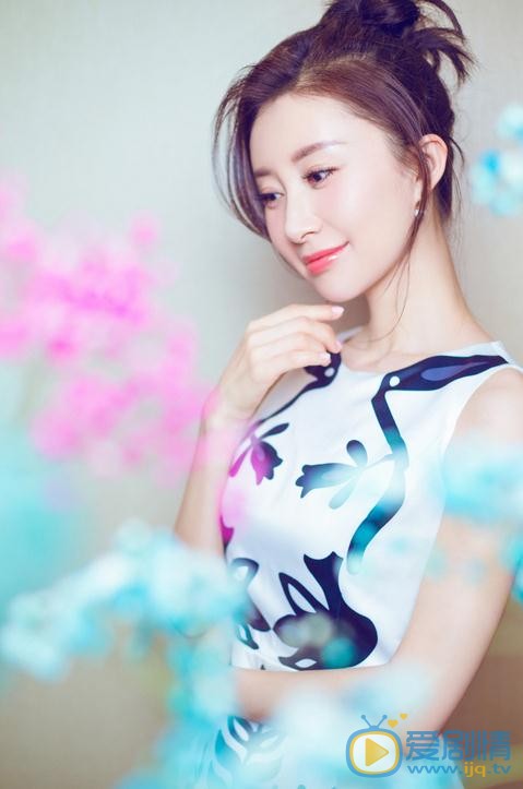 舒畅休闲写真 舒畅高清写真_舒畅高清剧照