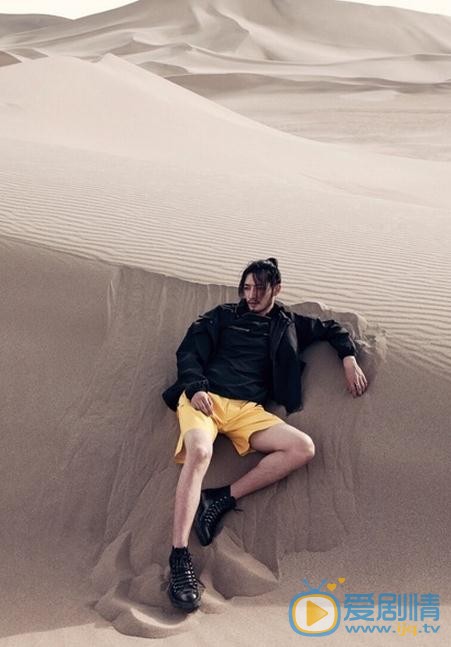 白翔沙漠写真 白翔高清写真_白翔高清剧照