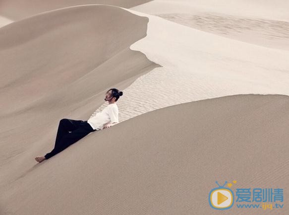 白翔沙漠写真 白翔高清写真_白翔高清剧照