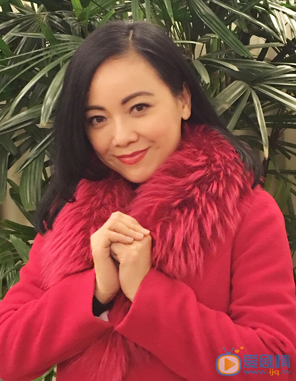  繁星四月四月妈妈是谁演的？四月妈妈扮演者邓萃雯个人资料介绍