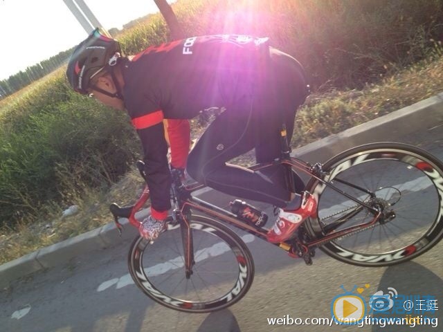 王挺骑行照 王挺高清写真_王挺高清剧照