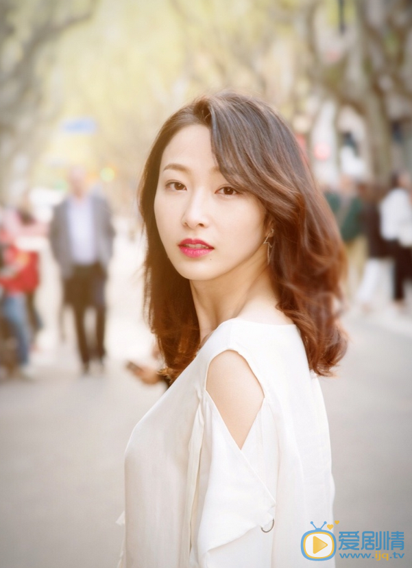 王梓桐街拍写真 王梓桐高清写真_王梓桐高清剧照