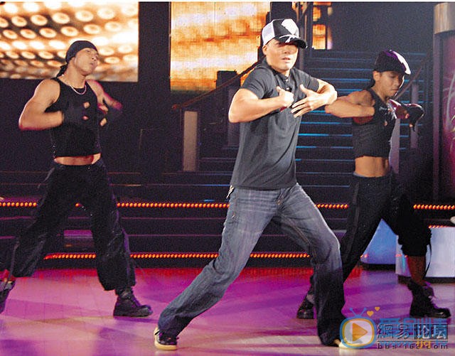 谢天华演唱会大片 谢天华高清写真_谢天华高清剧照