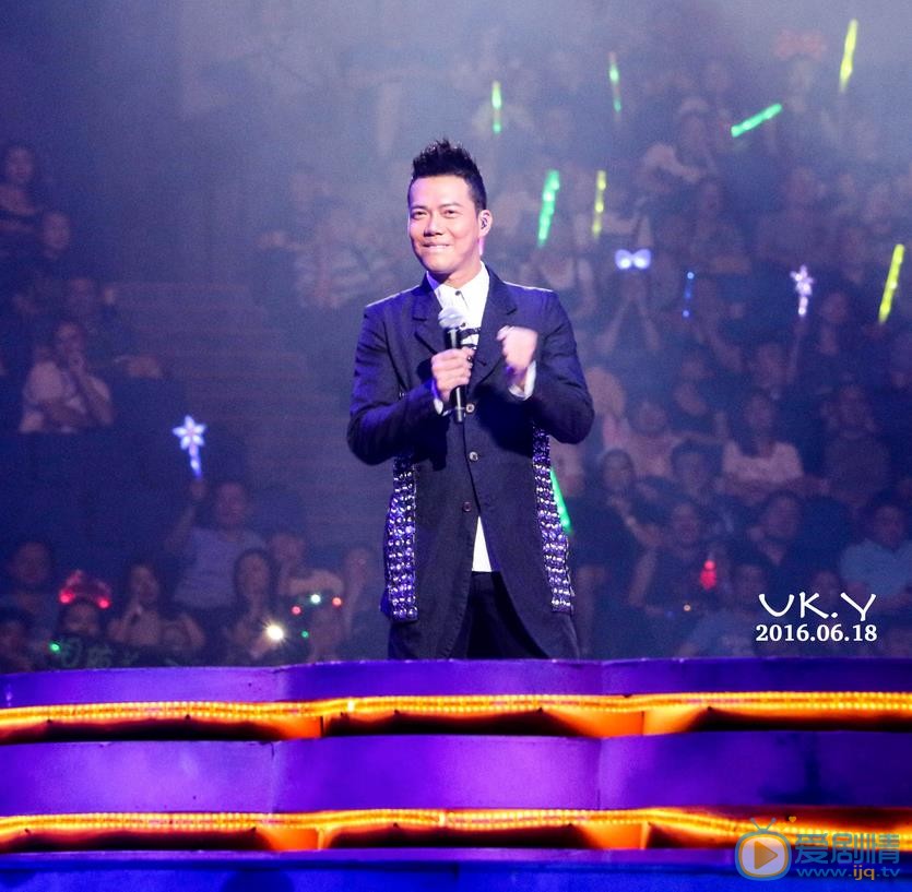 谢天华演唱会大片 谢天华高清写真_谢天华高清剧照