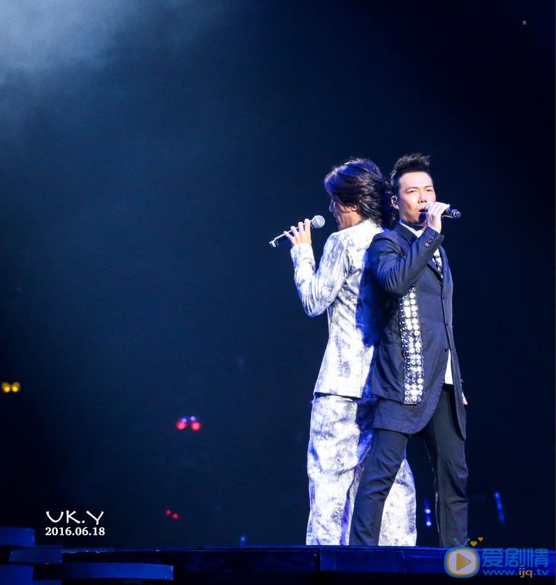 谢天华演唱会大片 谢天华高清写真_谢天华高清剧照