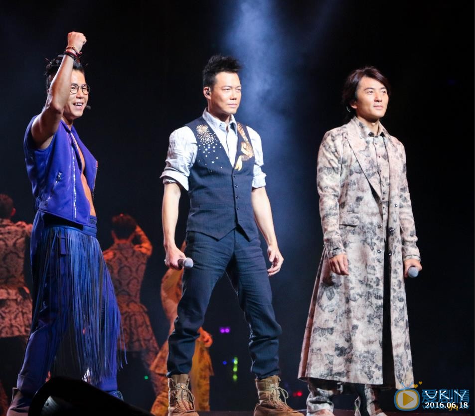 谢天华演唱会大片 谢天华高清写真_谢天华高清剧照