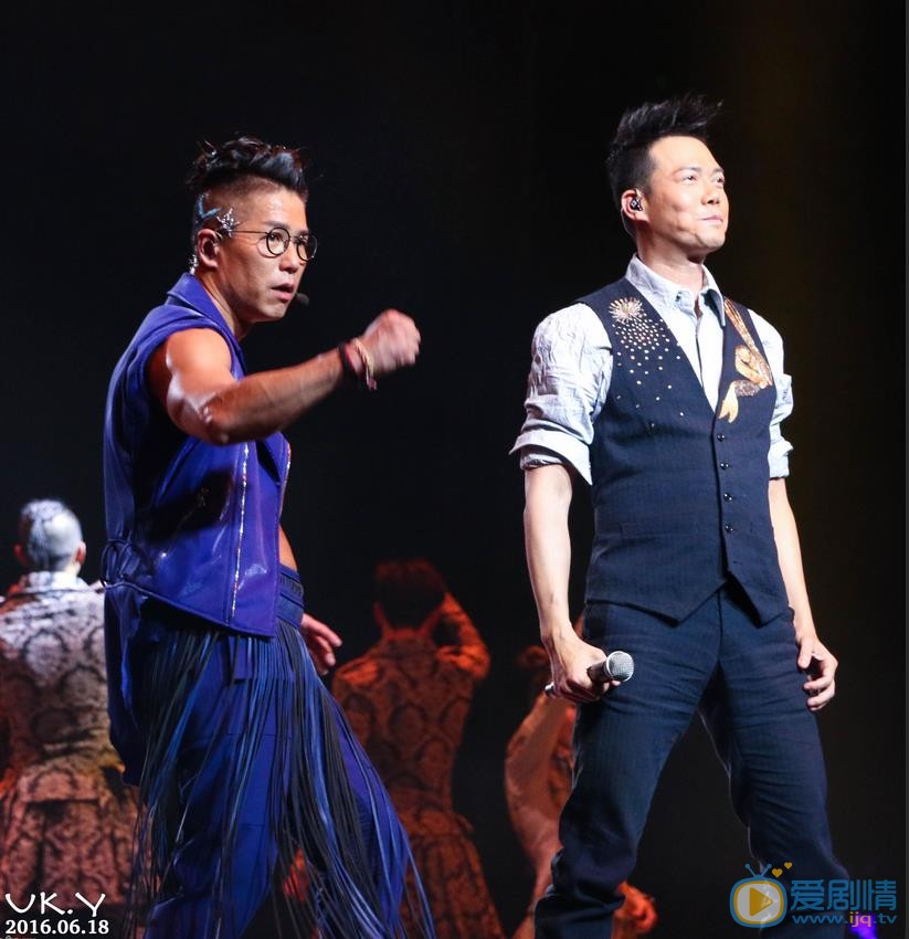 谢天华演唱会大片 谢天华高清写真_谢天华高清剧照