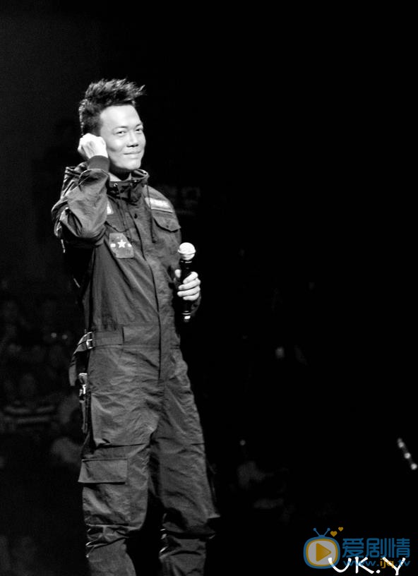 谢天华演唱会大片 谢天华高清写真_谢天华高清剧照