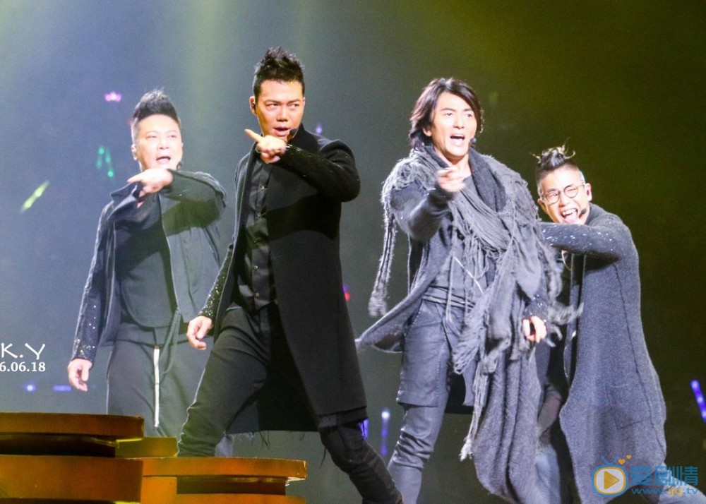 谢天华演唱会大片 谢天华高清写真_谢天华高清剧照