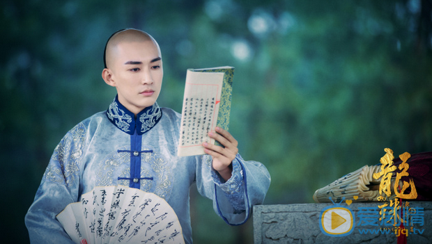 龙珠传奇之无间道曝&ldquo;情陷清宫&rdquo;版海报最新剧照   杨紫秦俊杰情侣档开启虐恋模式
