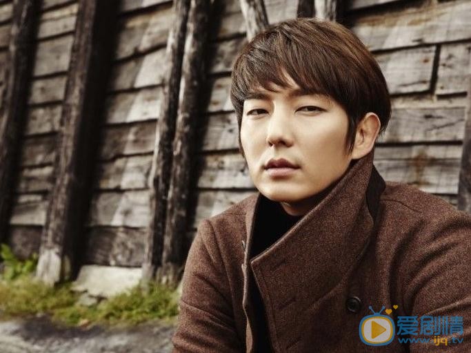 李准基街拍杂志 李准基高清写真_李准基高清剧照