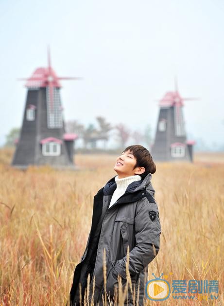 李准基街拍杂志 李准基高清写真_李准基高清剧照