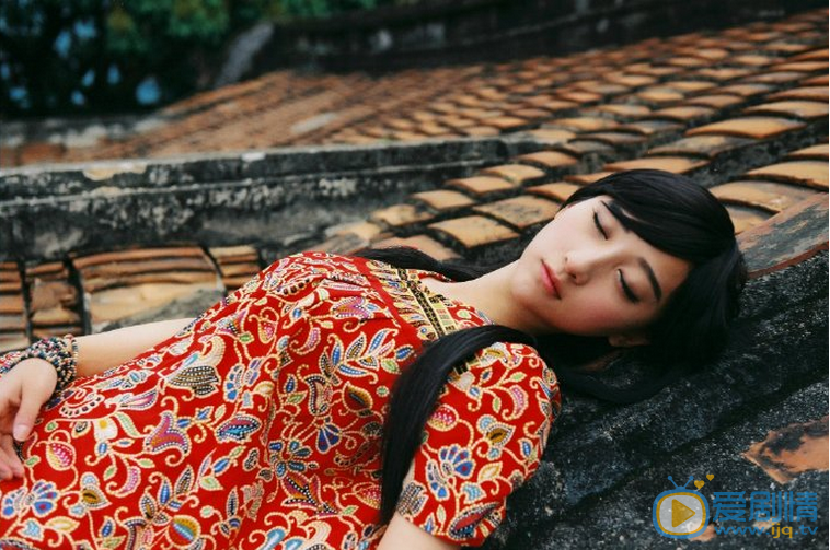 王若涵民国校服写真 王若涵高清写真_王若涵高清剧照