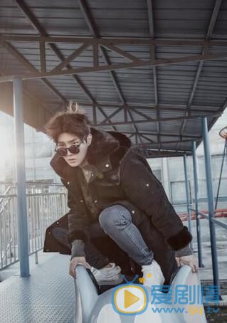 邢昭林街拍写真 邢昭林高清写真_邢昭林高清剧照