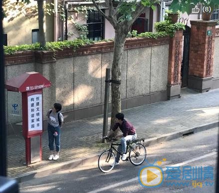 《为了你我愿意热爱整个世界》最新路透曝光 郑爽罗晋街头同框